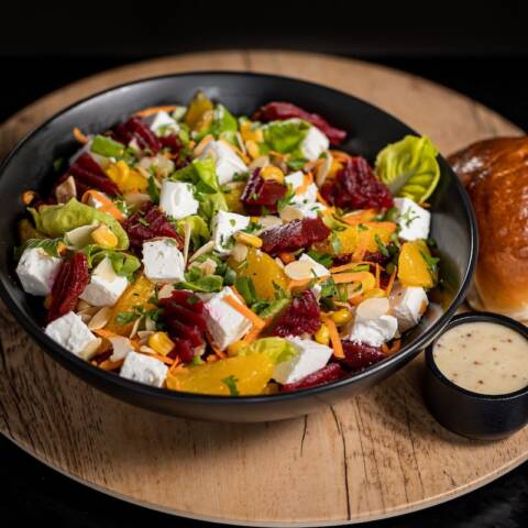 Salata de sfecla rosie, Danish white, portocala si migdale 400g
