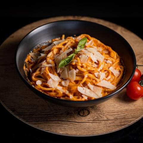 Spaghetti cu sos de rosii cremos 450g (vegan optional)
